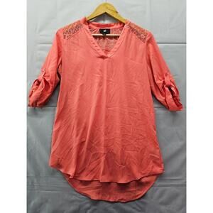 IZ Byer Coral Lace Shoulder Roll Tab Sleeve Blouse Women’s Medium